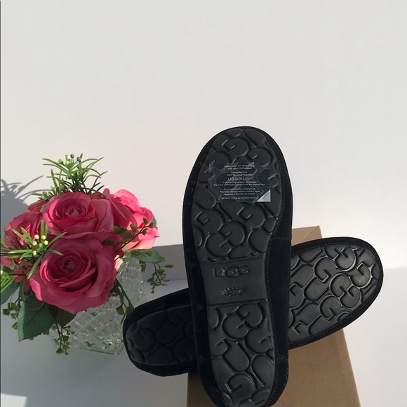 UGG Ansley Stud II Moccasin - Picture 7 of 9